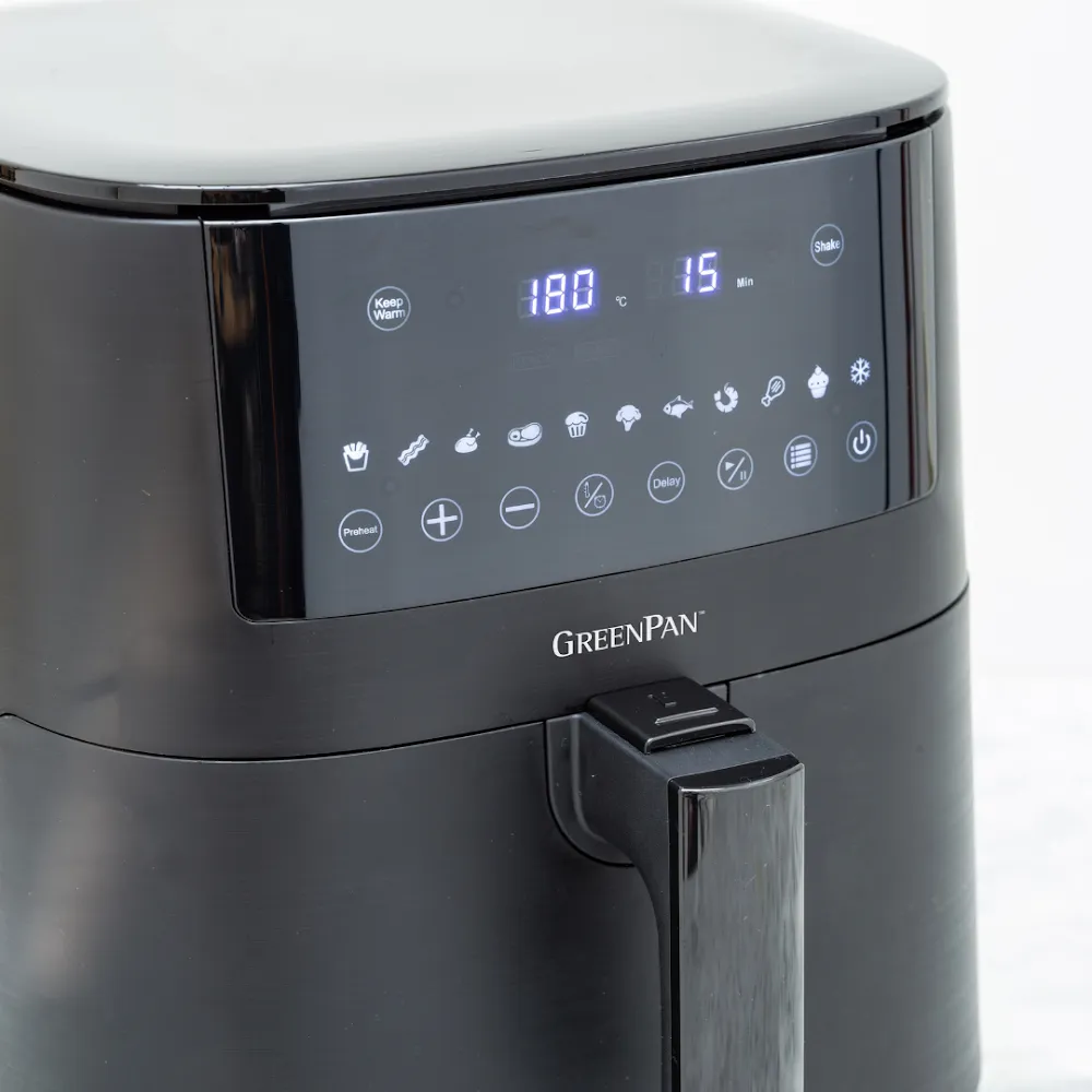 GreenPan Bistro Collection XL Airfryer   FREE 20cm Vintage Ceramic Non-stick Chefpan & Cleaning Sponge
