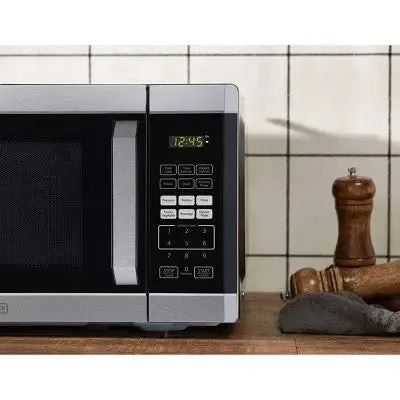 New - BLACK DECKER 0.9 cu ft 900W Microwave Oven - Stainless Steel