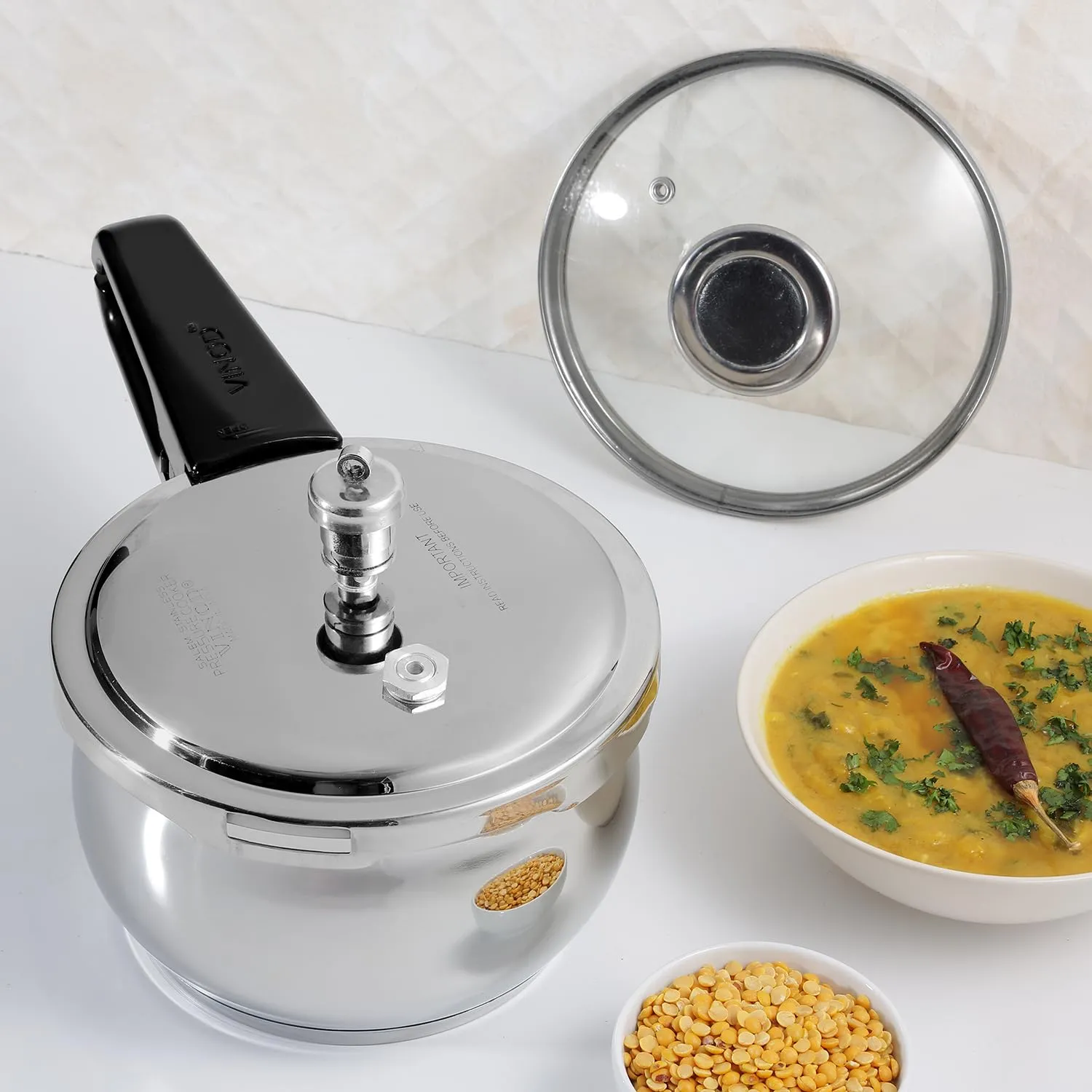 Vinod 18/8 Stainless Steel Splendid Plus Outer Lid Pressure Cooker -1.5 Ltr (Induction Friendly)