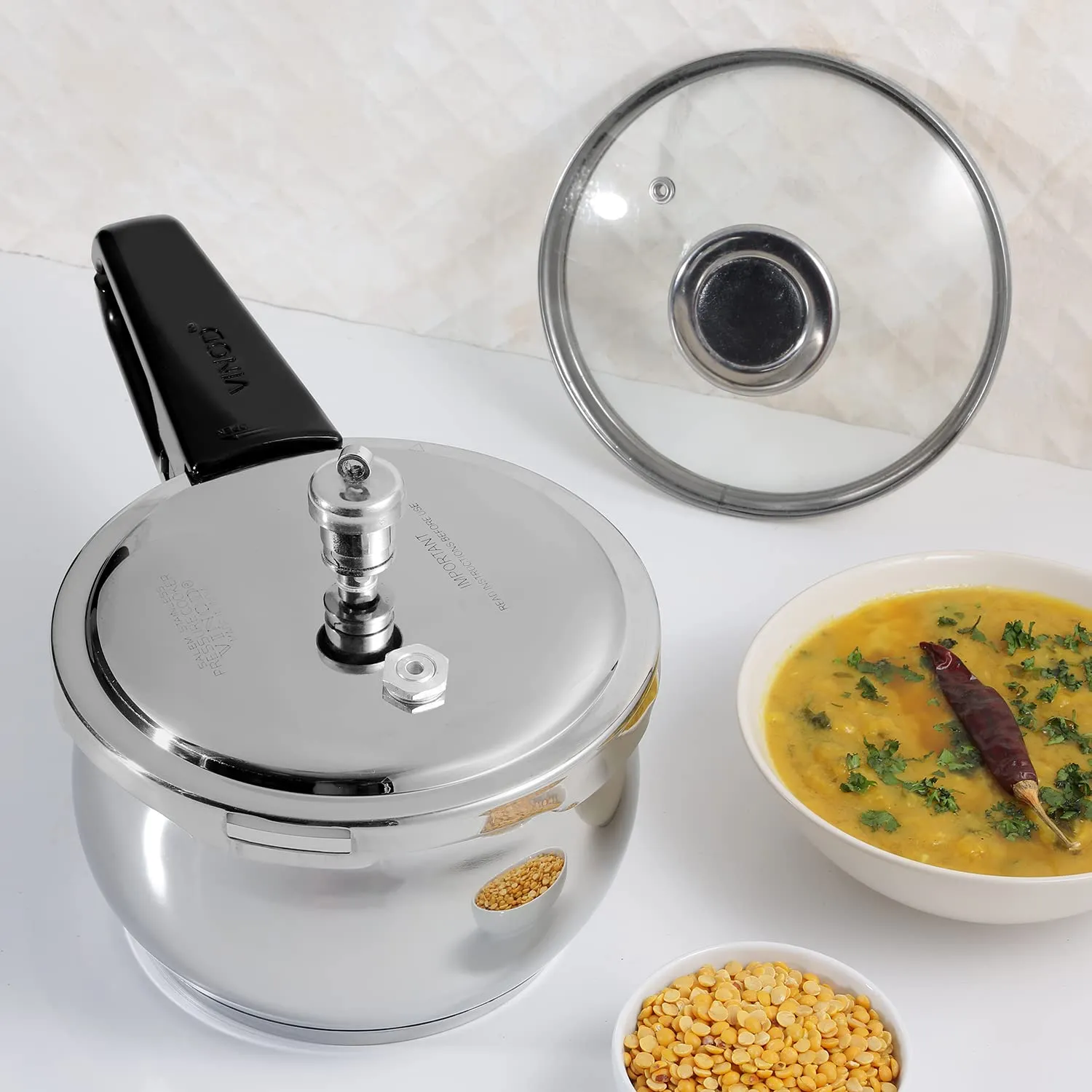 Vinod 18/8 Stainless Steel Splendid Plus Outer Lid Pressure Cooker -1.5 Ltr (Induction Friendly)