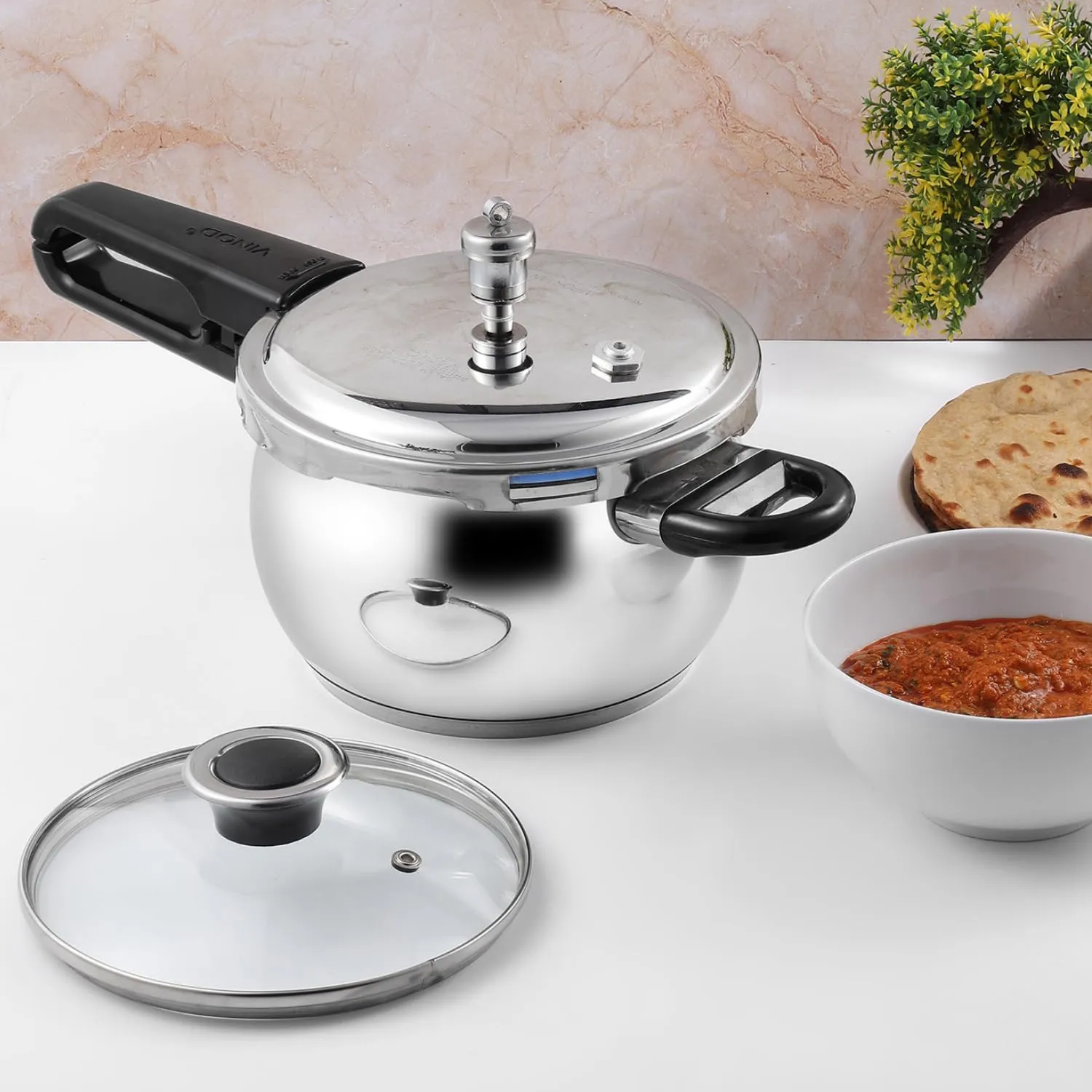 Vinod 18/8 Stainless Steel Splendid Plus Outer Lid Pressure Cooker -1.5 Ltr (Induction Friendly)